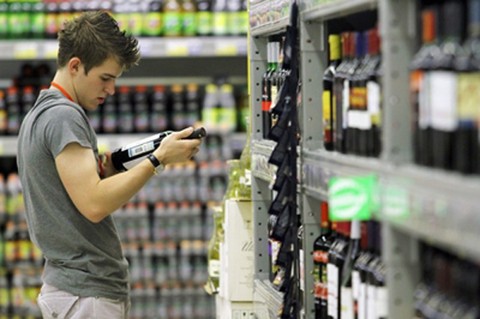 "Закон 21". Россияне поддерживают идею повышения возраста продажи алкоголя