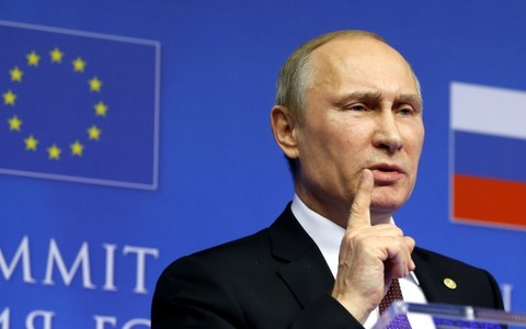 Путин обсудил ситуацию на Украине с тремя президентами