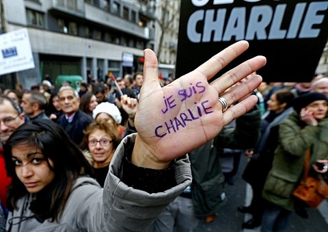 Андрей Манойло: Террористическая атака в Париже выгодна США