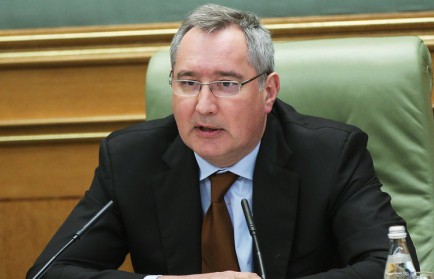Рогозин призвал наращивать выпуск отечественной техники для боевой и гражданской авиации