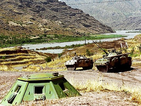 Военная помощь: США и Россия борются за сферу влияния в Таджикистане