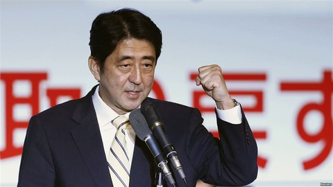 "Дружить по-взрослому": Премьер Японии отправляется в Киев
