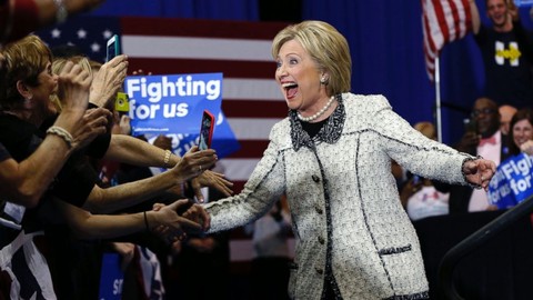 Неспокойно у демократов: Станет ли Клинтон кандидатом в президенты США