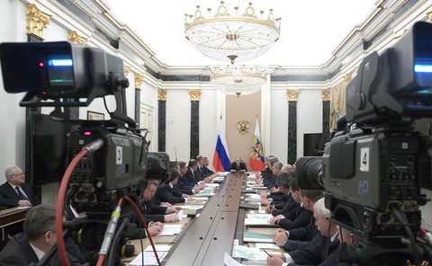 Владимир Путин поручил довести долю гражданской продукции в ОПК до 50%