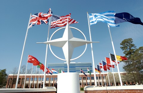 Был бы повод: НАТО наращивает военное присутствие у границ России