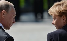 Шаг к примирению? Ангела Меркель прибыла в Москву 