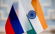 Вице-премьер Новак приветствовал решение Индии не поддерживать потолки цен на российскую нефть