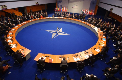 "НАТО уселось на трон Европы": Путин назвал причины кризиса в отношениях России и Запада