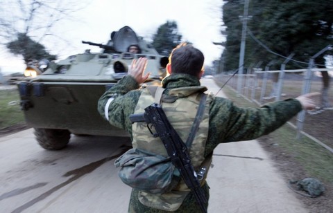 Минобороны: Российские войска проводят учения вдоль границы с Украиной