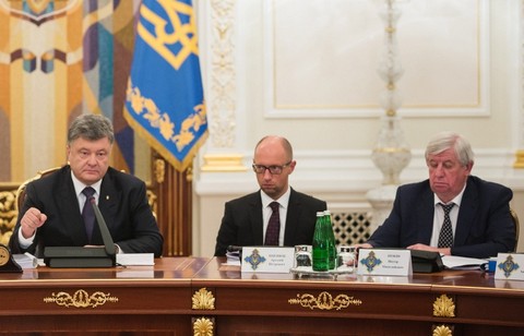 Яценюк на волоске: Партия президента хочет избавиться от премьера Украины