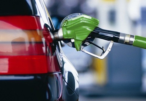 Все выше, выше и выше: Почему дорожает бензин?