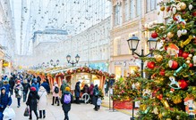 Москвичи приняли решение о формате празднования Нового года: украшенные улицы, но без фейерверков