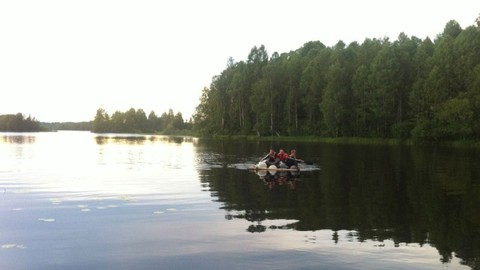 Трагедия в Карелии: Шторм на озере унес жизни 14 детей