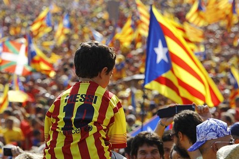 Вместе - за независимость: Что ждет Каталонию после выборов в парламент?