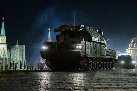 Огневая мощь: Минобороны РФ опубликовало кадры испытания новейшего ЗРК