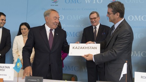 Лазейка для контрабандистов: Какие риски для России создает вступление Казахстана в ВТО?