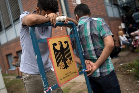 Беженцы в Германии: Злоумышленники или жертвы