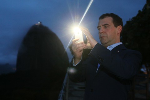 Спецслужбы Британии прослушивали телефон Медведева на саммите G20 в 2009 году