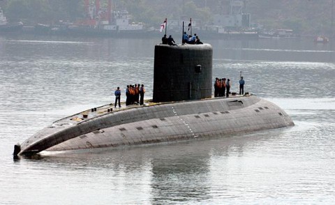 В порту Мумбаи загорелась подводная лодка российского производства