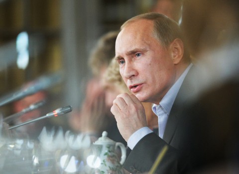 «Ведомости»: Путин пригласил несистемную оппозицию на встречу
