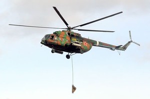 Сброс платформы ПСП-ММ с вертолета. Фото: А. Соколов