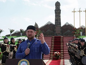 Рамзан Кадыров на открытии мемориала, посвященного массовому героизму чеченских женщин