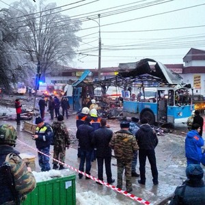 На месте взрыва в троллейбусе в Волгограде рядом с Качинским рынком. © РИА Новости / Алексей Ульянов
