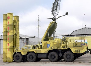 Радар и ПУ ЗРС С-300ПМУ2. Фото: Росинформбюро / А. Соколов